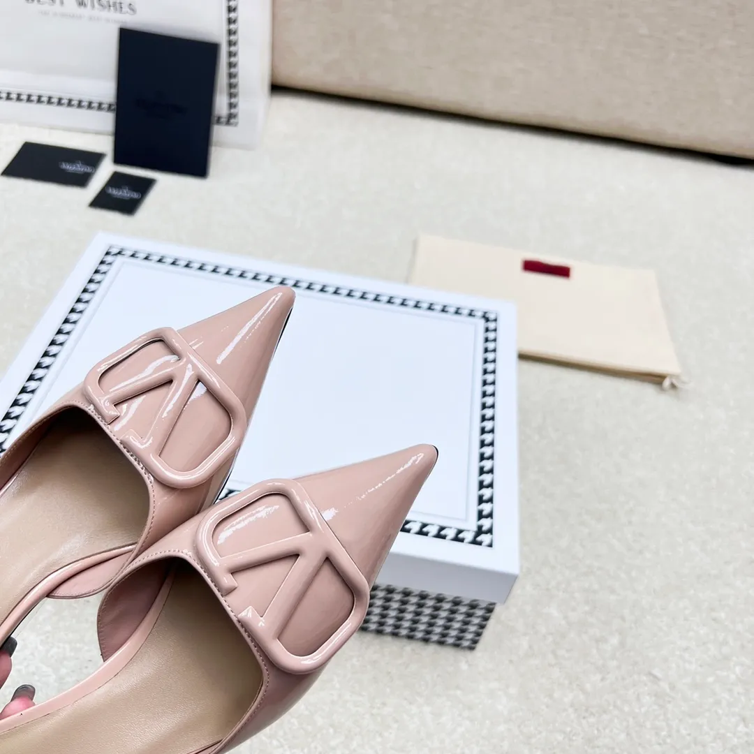 💕💕Factory direct selling price p500💕💕 VALENTINO latest V Logo buckle back empty slippers🔥🔥🔥 🕳️🕳️🕳️ Exclusive original 1-1 development, no goods without the original 〰 ɪɴлᴏʀᴍᴀᴛɪᴏɴ 〰 Buckle: V-LoGo leather buckle Material: imported patent leather Lining: full-grain sheepskin Outsole: Italian dyed cowhide Midsole: Italian original craft material Process: computer stitching, machine shaping Heel height: 4.0/8cm Made in Italy 🇮🇹 Ready stock code: 35 36 37 38 39 Ready stock Customized code: 34 40 41 Shipping time is 1-3 days, non-refundable